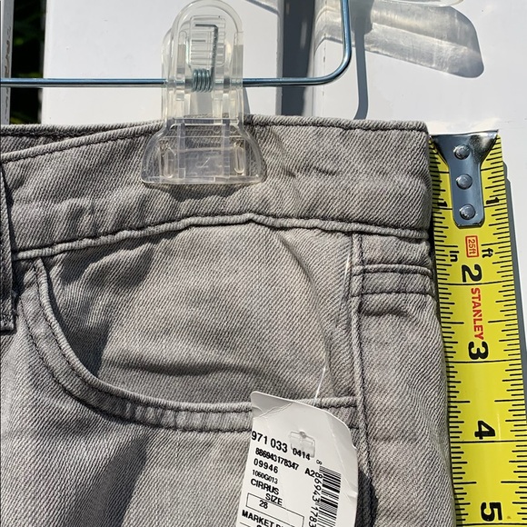 NWT J Brand cut off shorts light grey size 28 - Picture 6 of 9